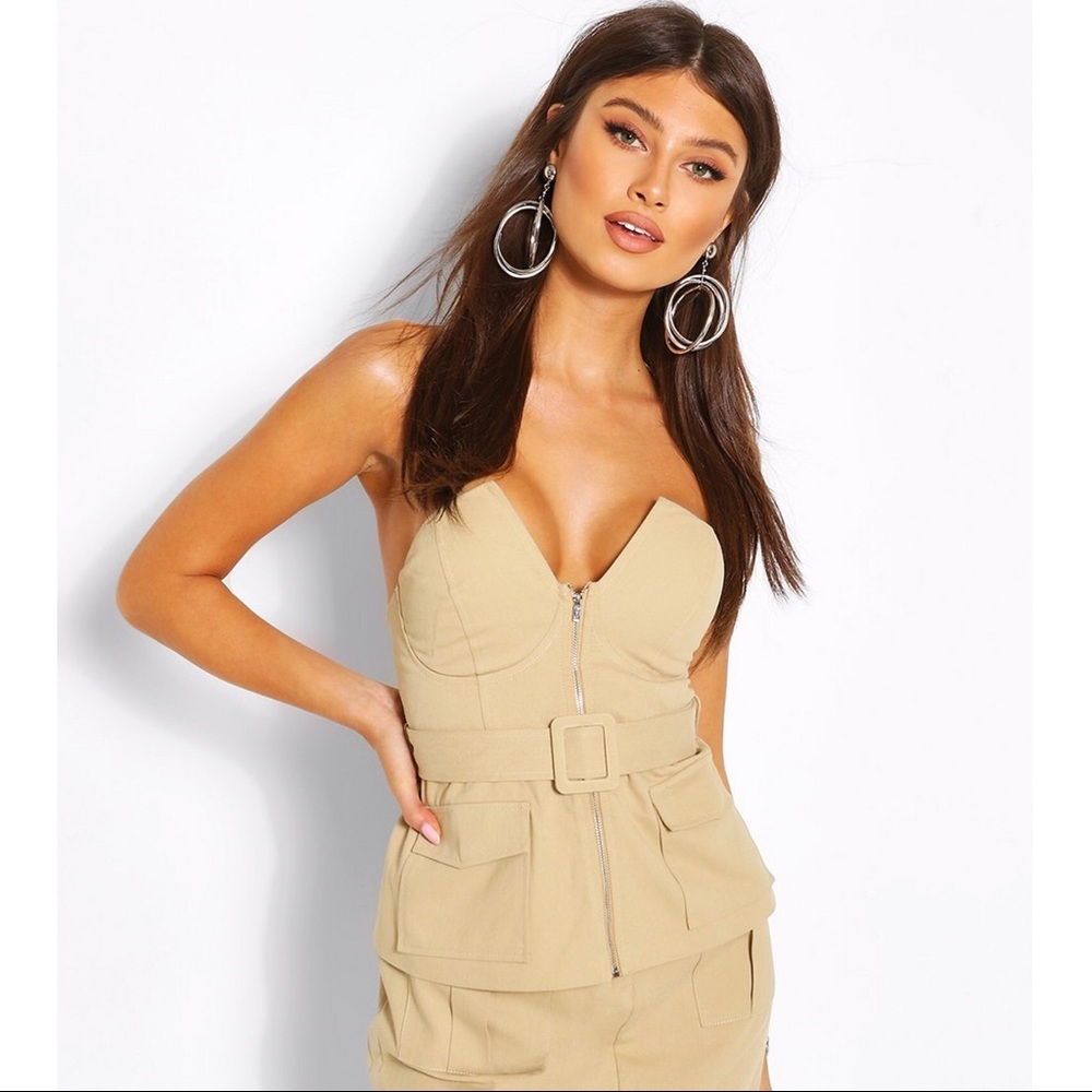 🆕 STONE BUCKLE DETAIL STRAPLESS TOP!
